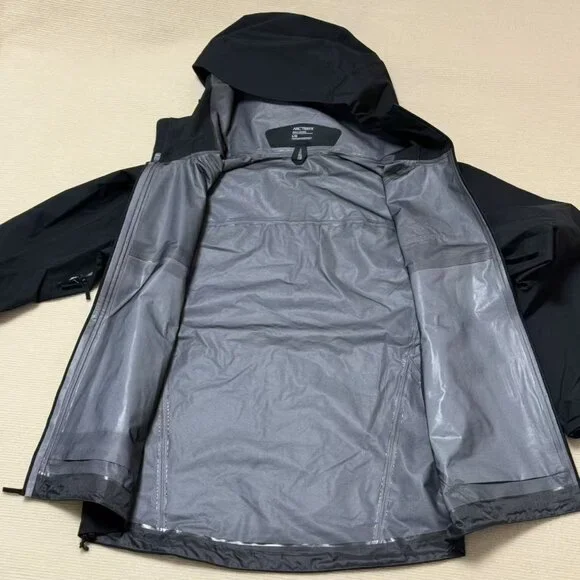 Arc'teryx Beta LT Series Black Rain Jacket